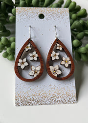 Wood Dangle Teardrop Cutout with White Flowers